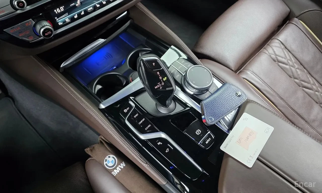 BMW 530 i M Sport/ОБДУХВАНЕ/ШИБИДАХ/ДИСТРОНИК/360 , снимка 9 - Автомобили и джипове - 56132922