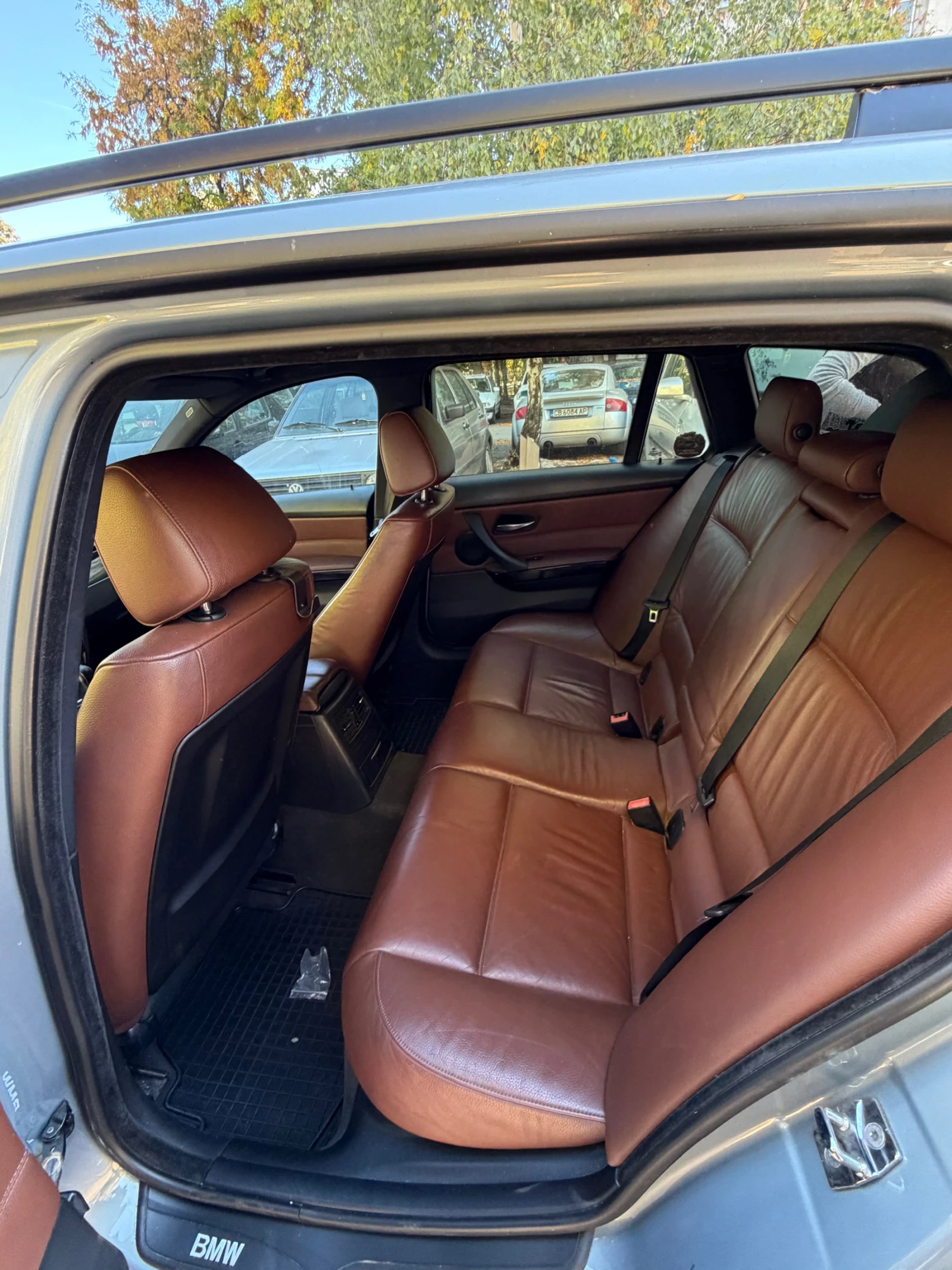 BMW 320, снимка 8 - Автомобили и джипове - 56349939