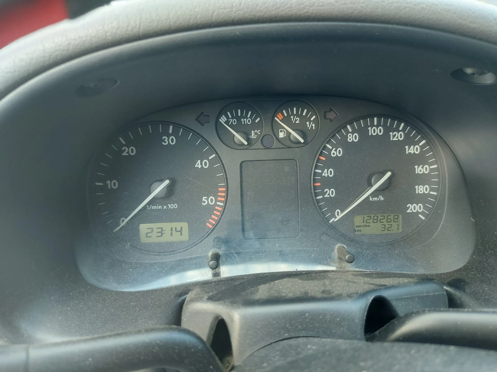VW Polo 1.9 Д 128 х.км, снимка 10 - Автомобили и джипове - 56621309