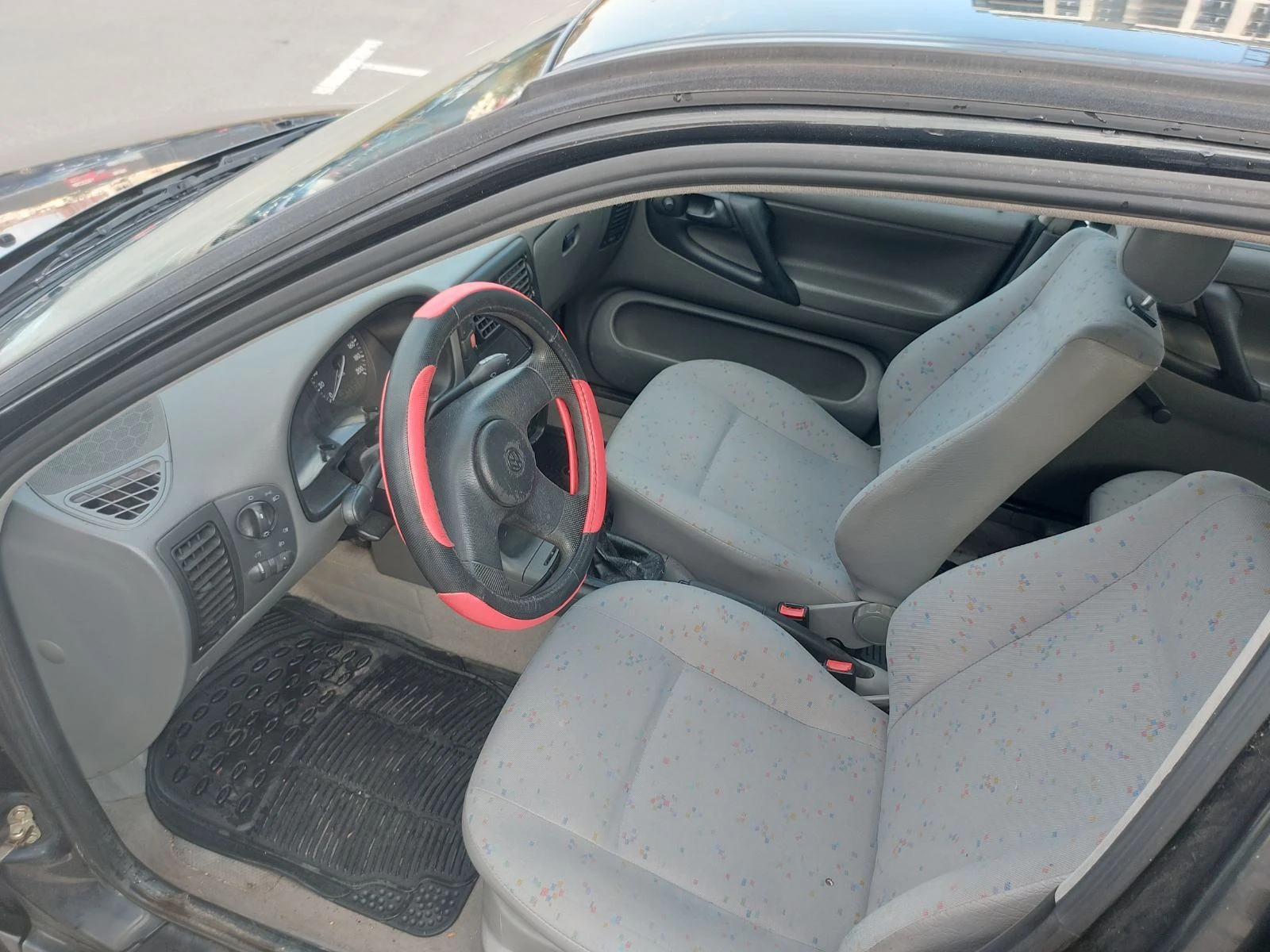 VW Polo 1.9 Д 128 х.км, снимка 7 - Автомобили и джипове - 56621309