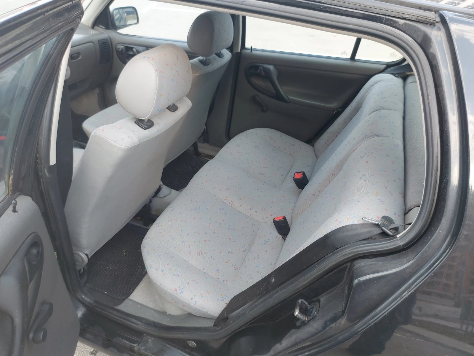 VW Polo 1.9 Д 128 х.км, снимка 9 - Автомобили и джипове - 56621309