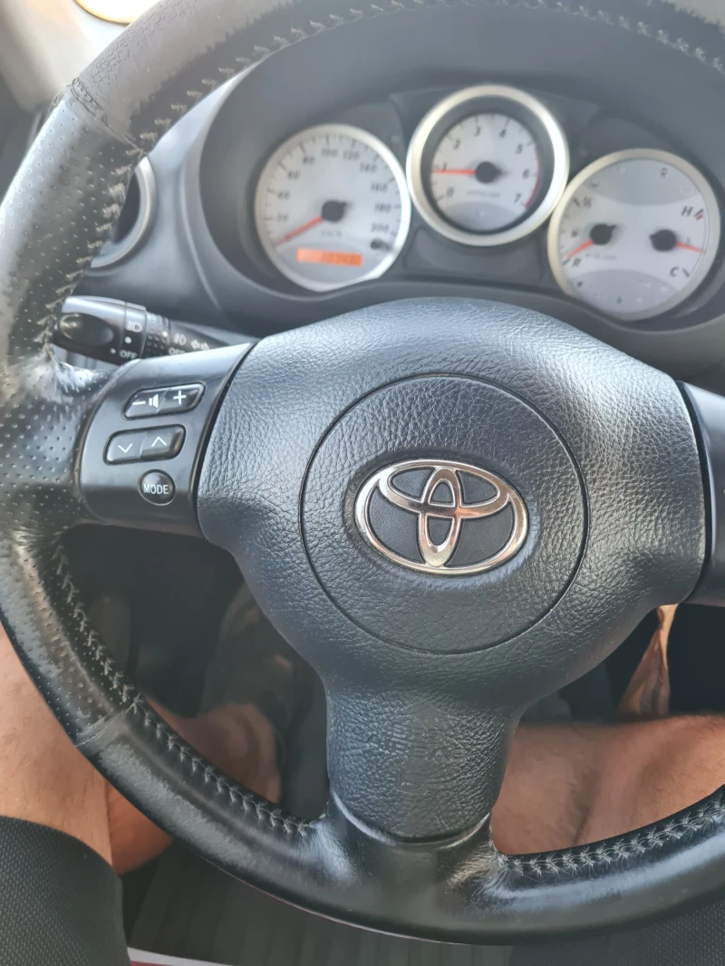 Toyota Rav4 2.0куб.116к.с. D4D 2005г., снимка 11 - Автомобили и джипове - 47214445