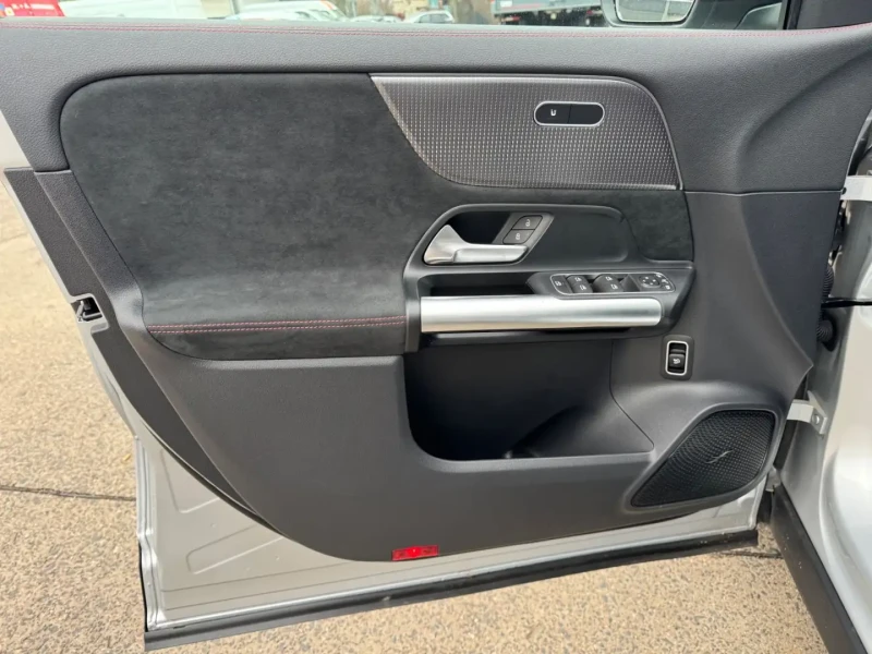 Mercedes-Benz EQA EQA250 AMG - 360 cam., снимка 5 - Автомобили и джипове - 50007859