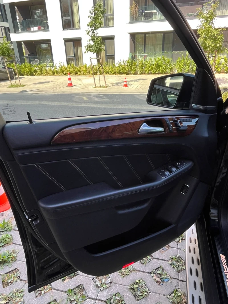 Mercedes-Benz ML 63 AMG, снимка 7 - Автомобили и джипове - 52490006