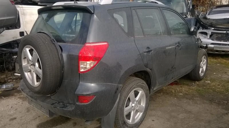 Toyota Rav4, снимка 2 - Автомобили и джипове - 49530094