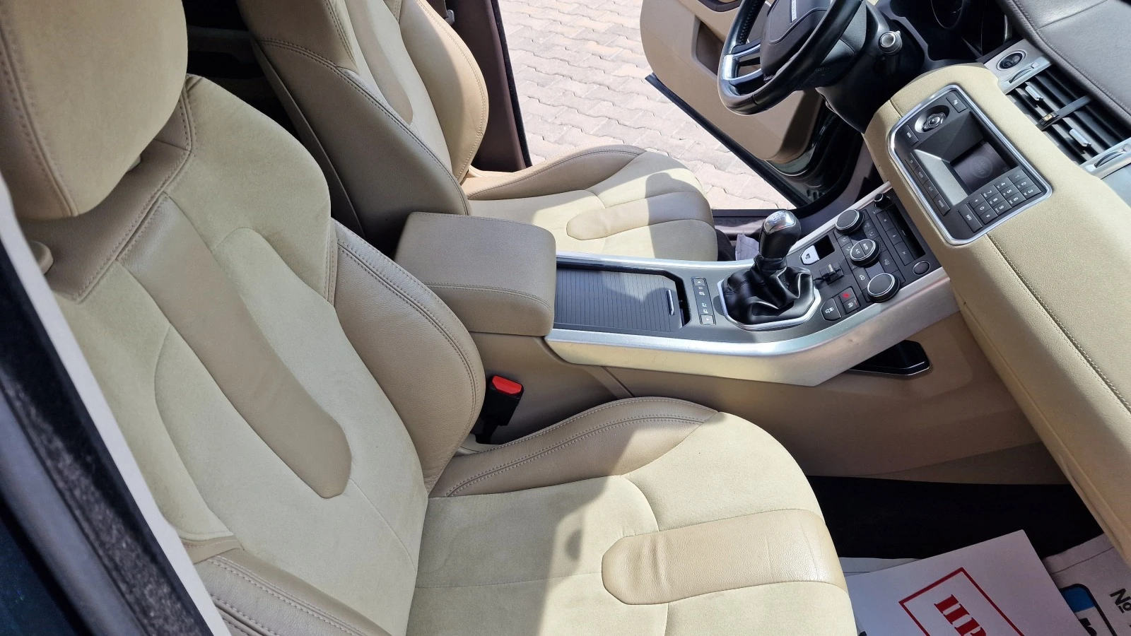 Land Rover Range Rover Evoque 2.2Td4 4x4 | Mobile.bg — изображение 12