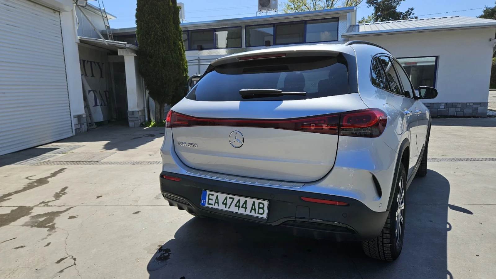 Mercedes-Benz EQA EQA250 AMG - 360 cam. - изображение 4