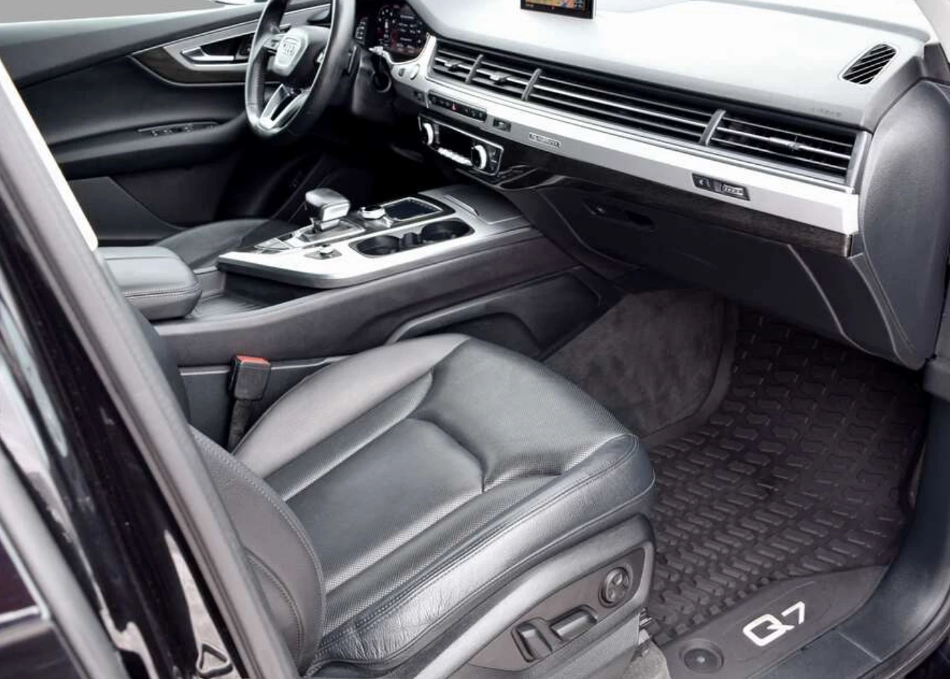 Audi Q7 Progressiv AWD Navigation, снимка 10 - Автомобили и джипове - 54043416