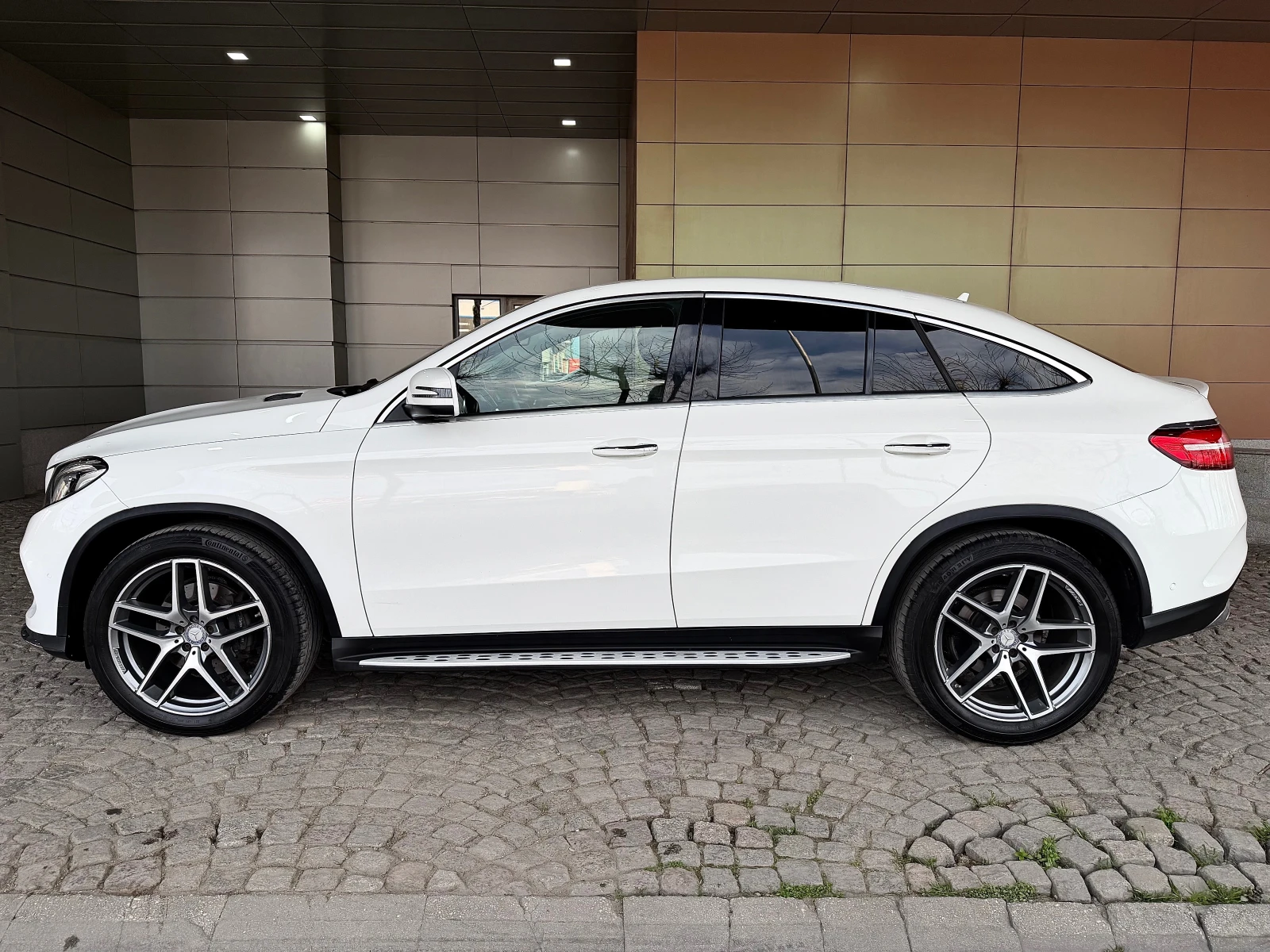 Mercedes-Benz GLE 350 AMG * OBDUH* KeyLess* Cam360* BlindSpot* Podgrev* , снимка 7 - Автомобили и джипове - 54129085