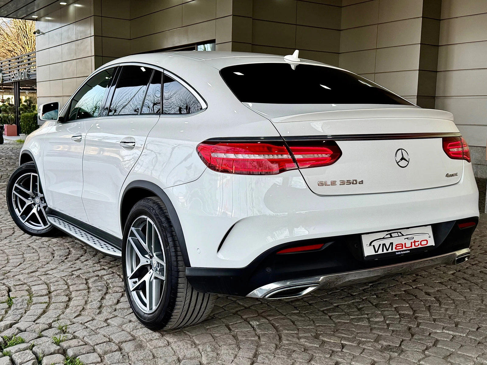 Mercedes-Benz GLE 350 AMG * OBDUH* KeyLess* Cam360* BlindSpot* Podgrev* , снимка 4 - Автомобили и джипове - 54129085