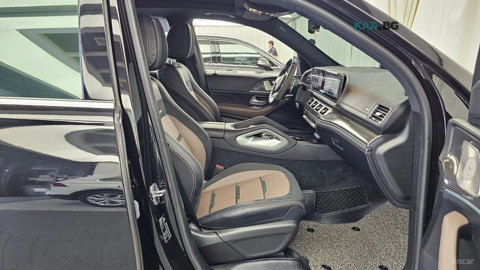 Mercedes-Benz GLE 53 4MATIC КОЖА* ПОДГРЕВ* ОБДУХВ* BURMASTER* PANO* 360* HEAD , снимка 11 - Автомобили и джипове - 54924632