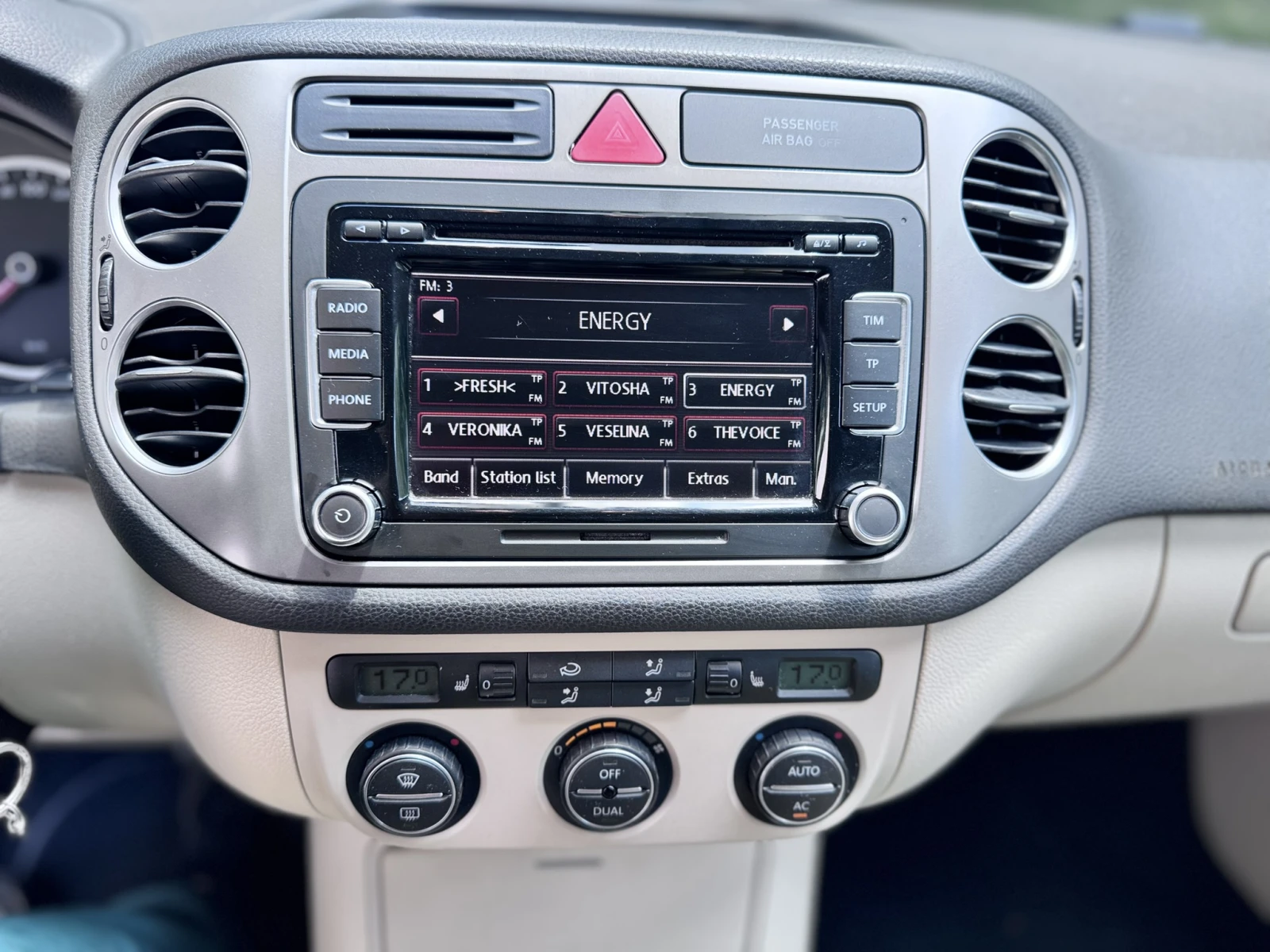 VW Tiguan 4x4, снимка 16 - Автомобили и джипове - 54944263