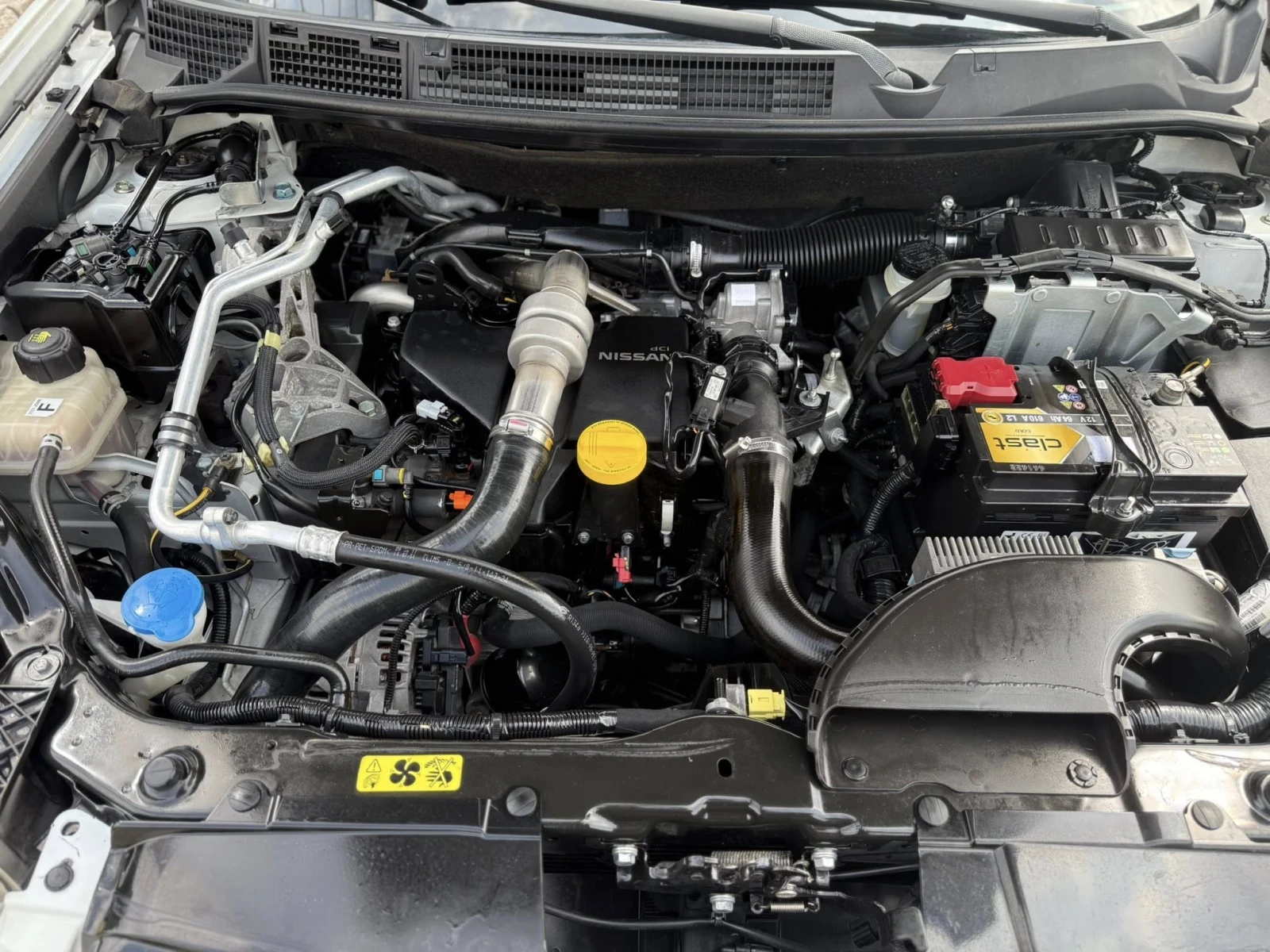 Nissan Qashqai, снимка 15 - Автомобили и джипове - 55019449