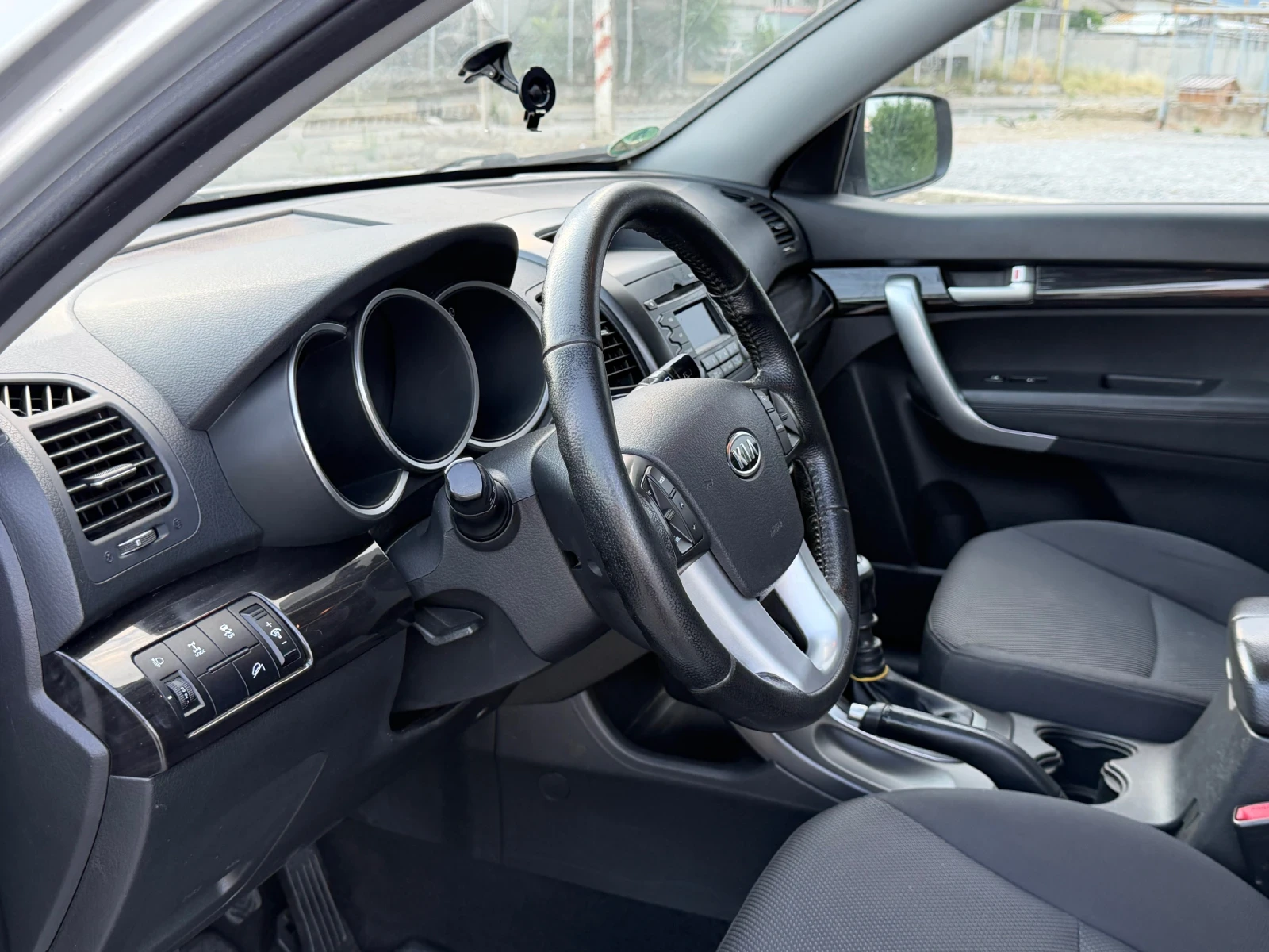 Kia Sorento 2.2CRDI 197ps 4x4  ТОП Състояние , снимка 14 - Автомобили и джипове - 55139949