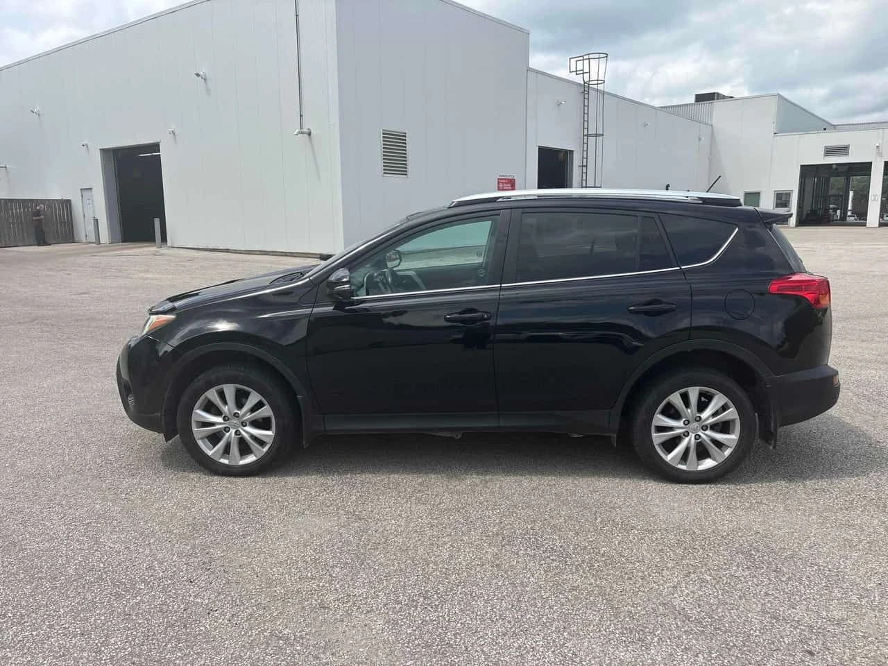 Toyota Rav4 * Limited * АВТОКРЕДИТ БЕЗ ПЪРВОНАЧАЛНА ВНОСКА* , снимка 2 - Автомобили и джипове - 55581692