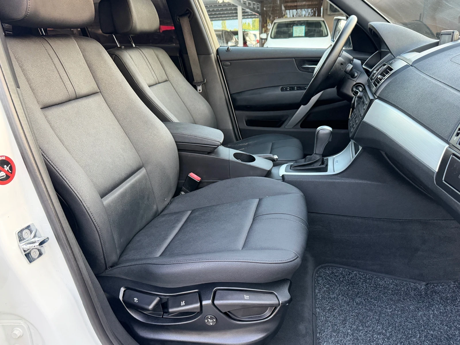 BMW X3 2.0D X-Drive АВТОМАТ ИТАЛИЯ, снимка 11 - Автомобили и джипове - 55590646