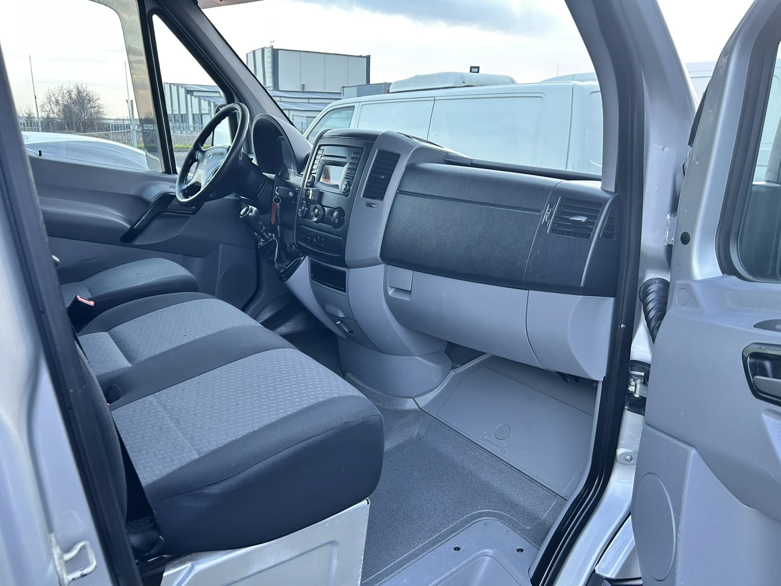 VW Crafter 2.0TDI* Klima* NAVI* Подгрев* Euro5 - изображение 9