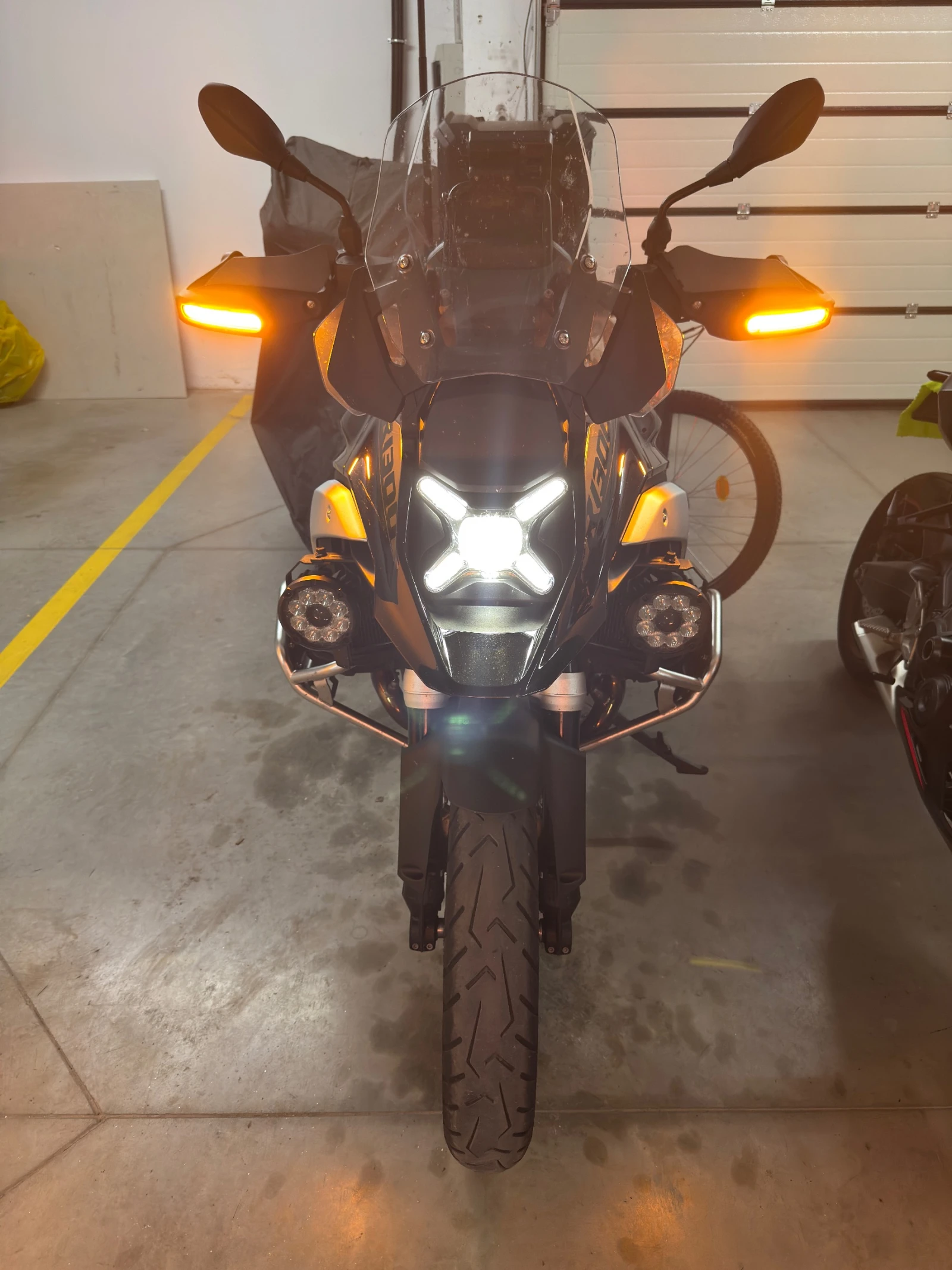 BMW R 1300GS Triple Black, снимка 9 - Мотоциклети и мототехника - 55836945
