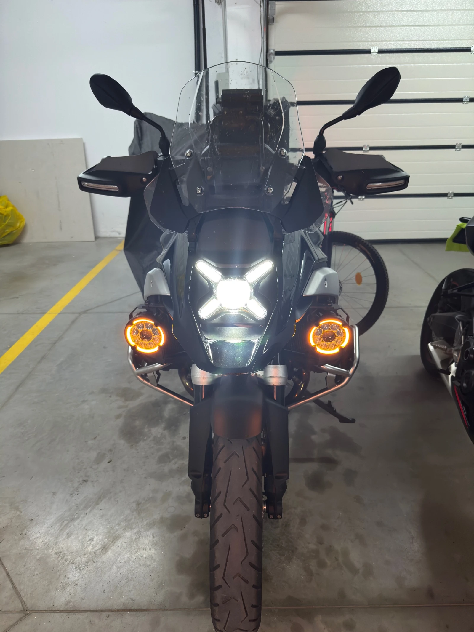 BMW R 1300GS Triple Black, снимка 8 - Мотоциклети и мототехника - 55836945