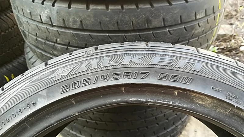 Гуми Летни 205/45R17, снимка 4 - Гуми и джанти - 25323287