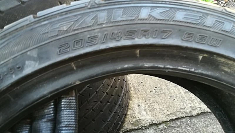 Гуми Летни 205/45R17, снимка 7 - Гуми и джанти - 25323287