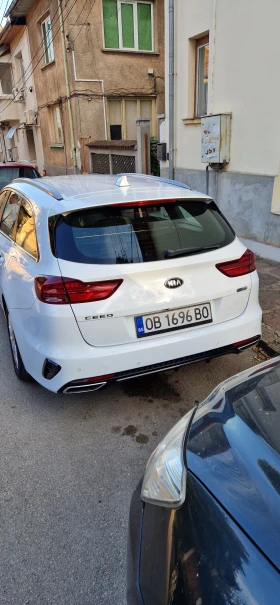 Kia Ceed 1.6 PHEV, снимка 2