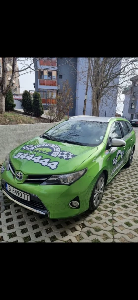 Toyota Auris 1.8 HYBRID Taxi, снимка 1 — Bazar.bg Toyota Auris 1.8 HYBRID Taxi, снимка 1