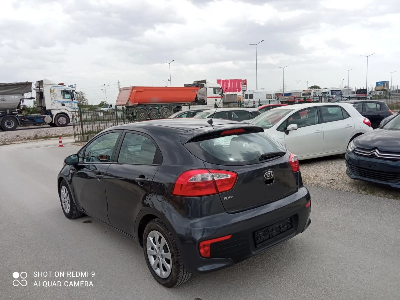 Kia Rio 1.3 бензин , снимка 4 - Автомобили и джипове - 45333843