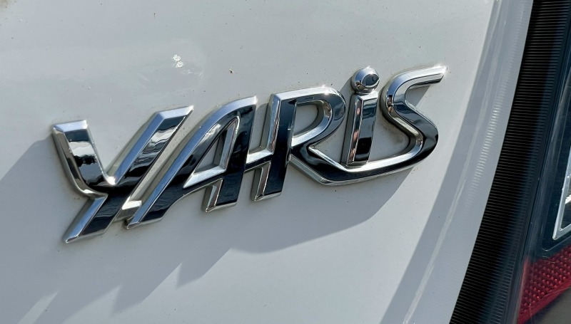 Toyota Yaris HYBRID 1.5 75HP, снимка 16 - Автомобили и джипове - 46322565