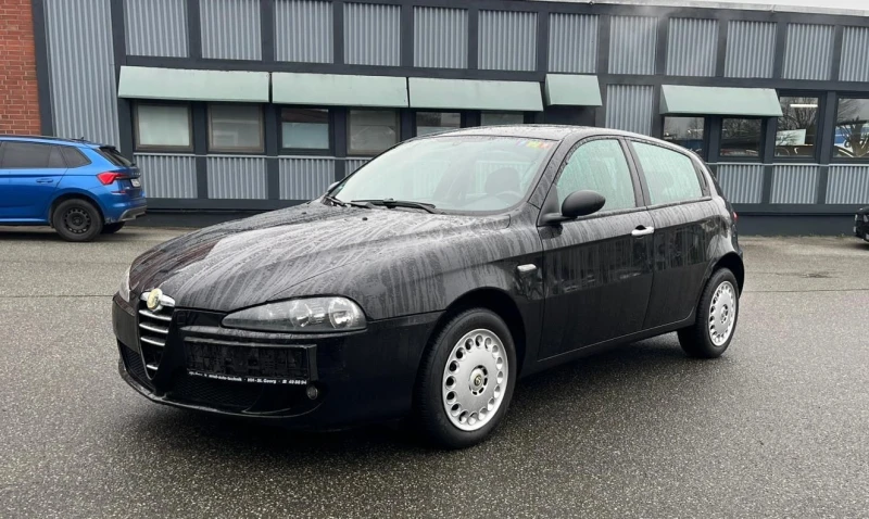 Alfa Romeo 147 1.6 TS 16V Distinctive, снимка 1 - Автомобили и джипове - 48669097