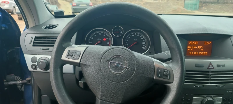 Opel Astra 1.6, снимка 10 - Автомобили и джипове - 49257717