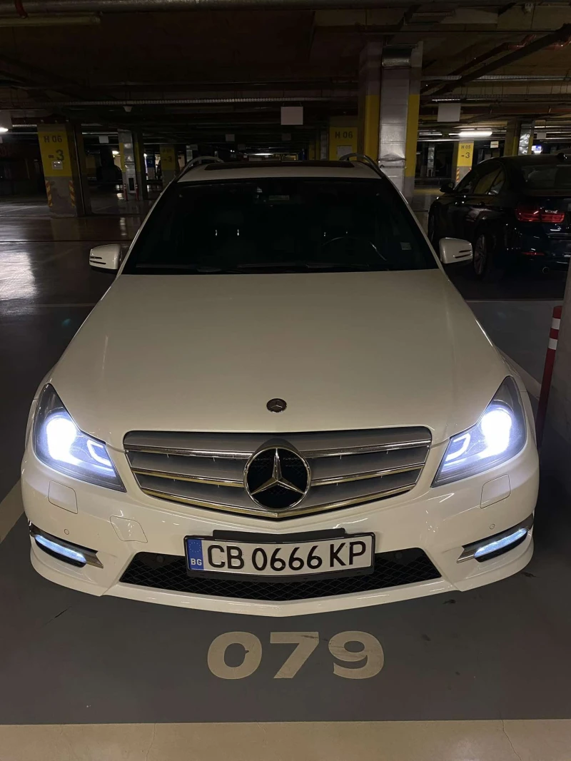 Mercedes-Benz C 250 4 MATIC * Сменени вериги* * АМГ Пакет* , снимка 2 - Автомобили и джипове - 49498721