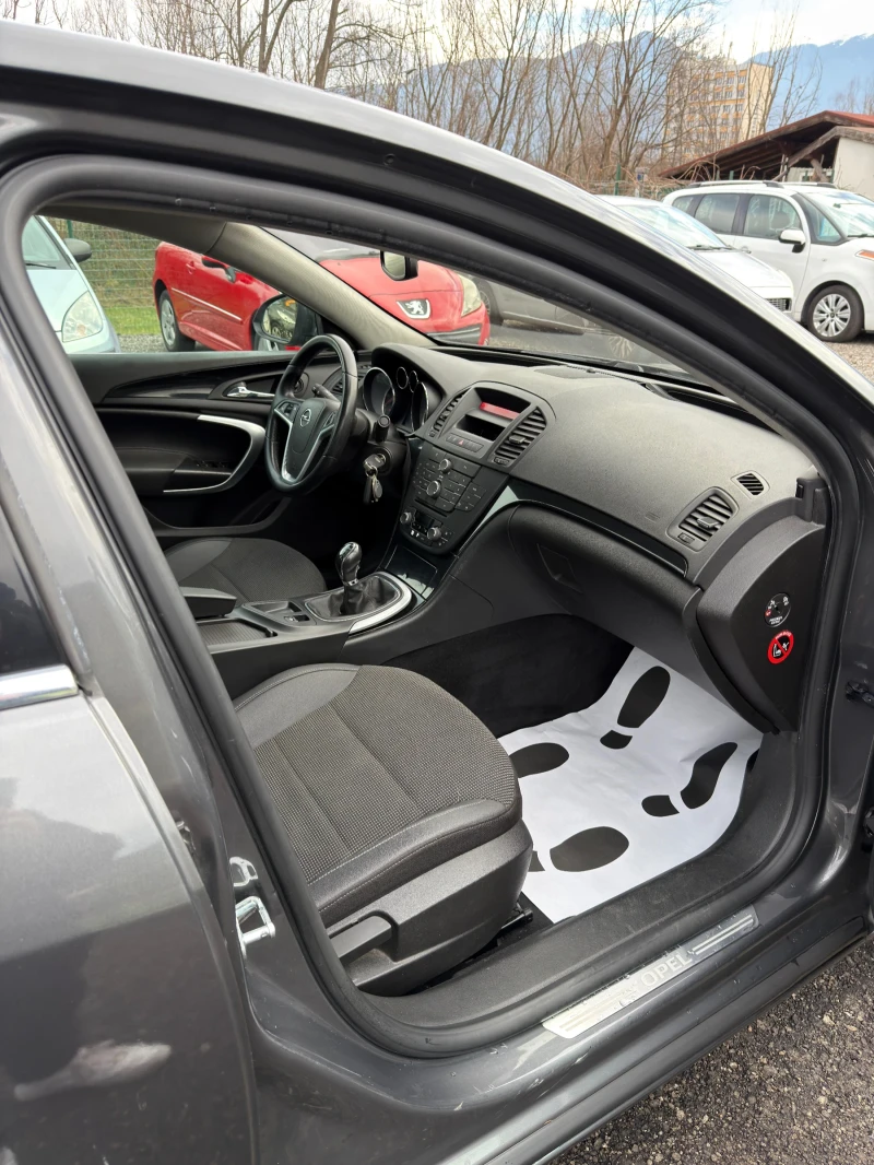 Opel Insignia 2.0 CDTI, снимка 10 - Автомобили и джипове - 52644385