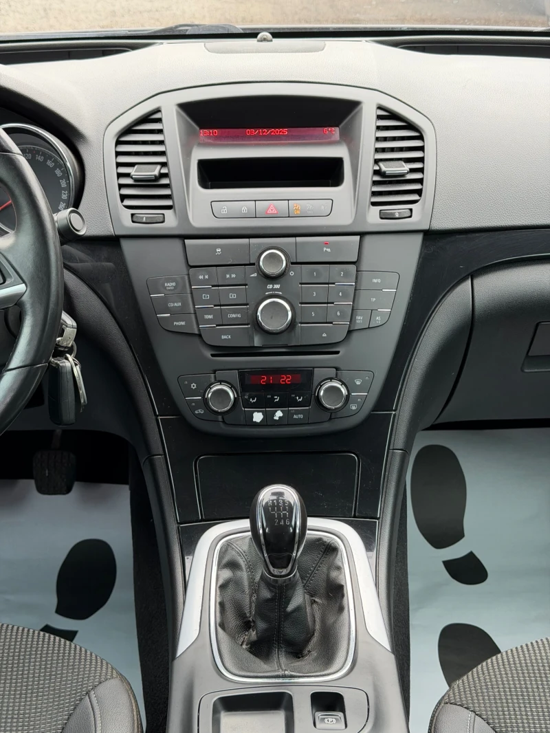 Opel Insignia 2.0 CDTI, снимка 12 - Автомобили и джипове - 52644385