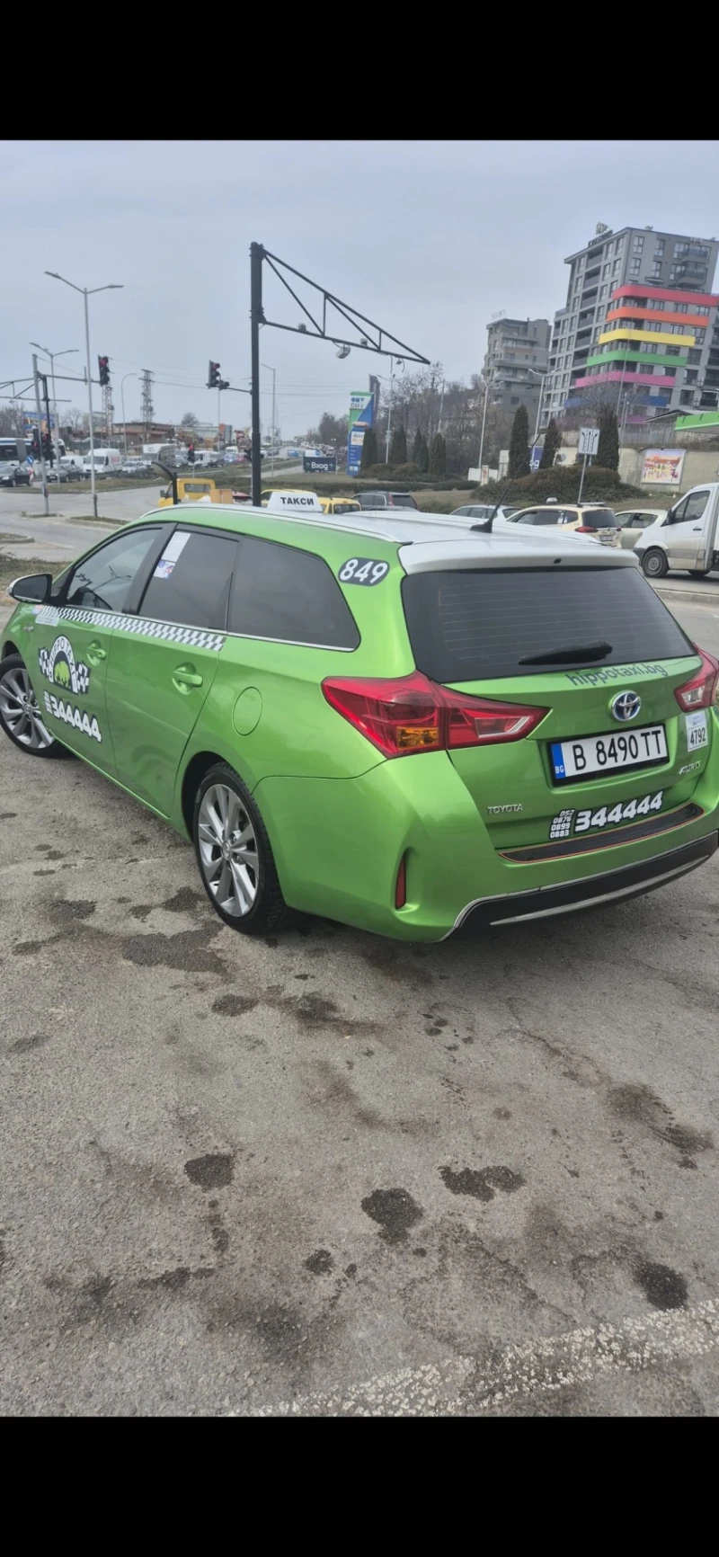 Toyota Auris 1.8 HYBRID Taxi, снимка 8 - Автомобили и джипове - 52755456
