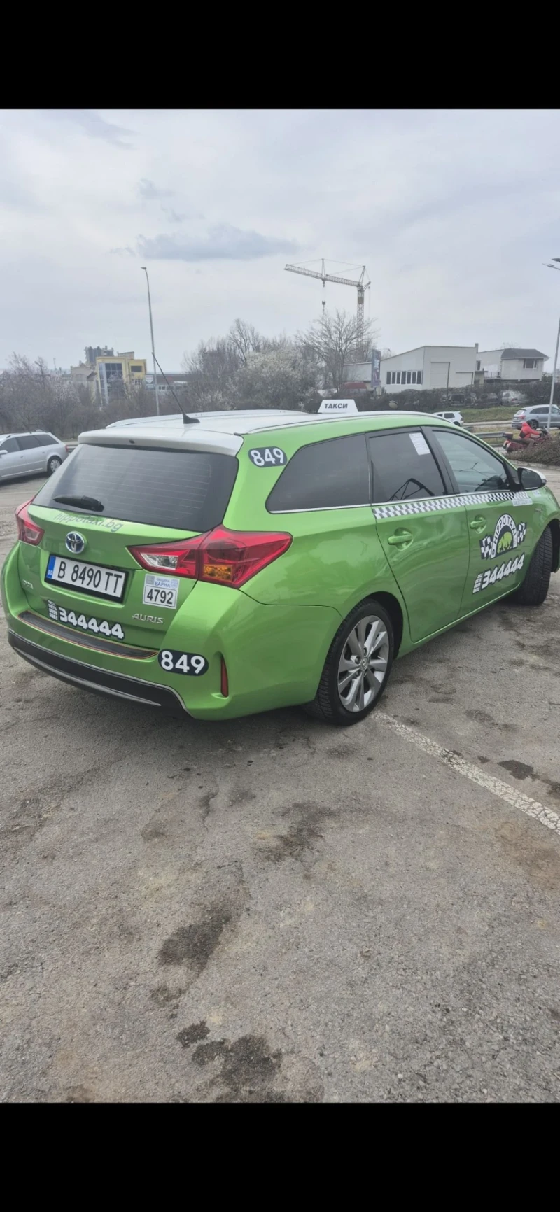 Toyota Auris 1.8 HYBRID Taxi, снимка 6 - Автомобили и джипове - 52755456