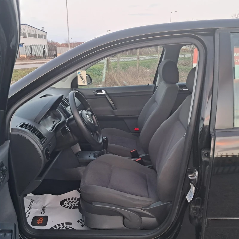 VW Polo 1 2i, снимка 8 - Автомобили и джипове - 53013971