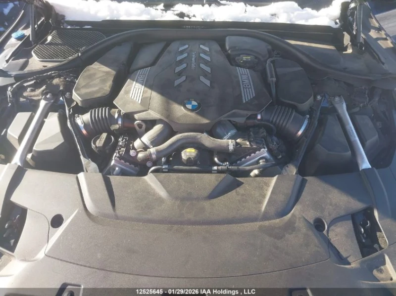 BMW 750 MPACK* AMBIENT* HEADUP* HARMAN* ВАКУМ, снимка 7 - Автомобили и джипове - 53452993