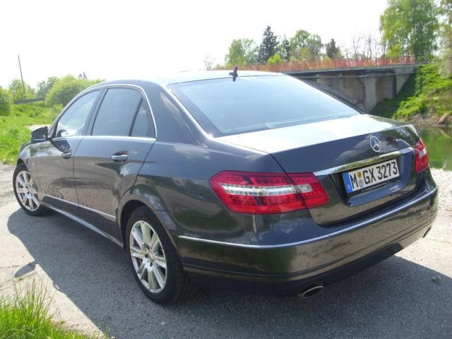 Mercedes-Benz E 350 w212-4matic, снимка 2 - Автомобили и джипове - 48583514