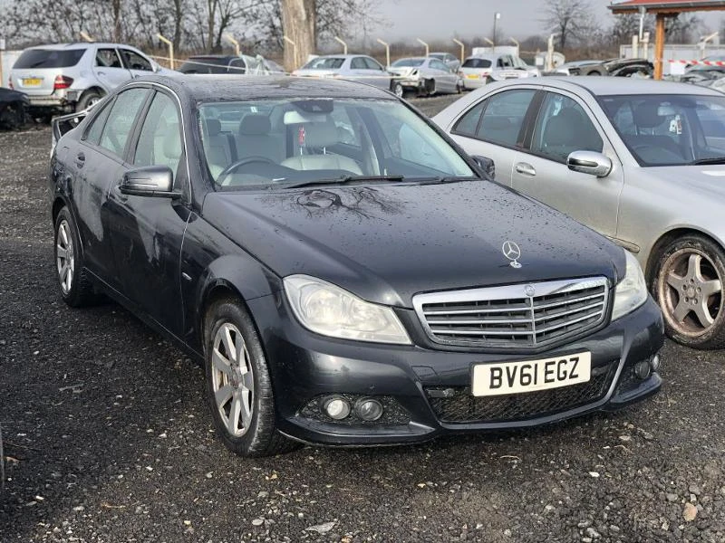 Mercedes-Benz C 220 W204 facelift на части - изображение 2