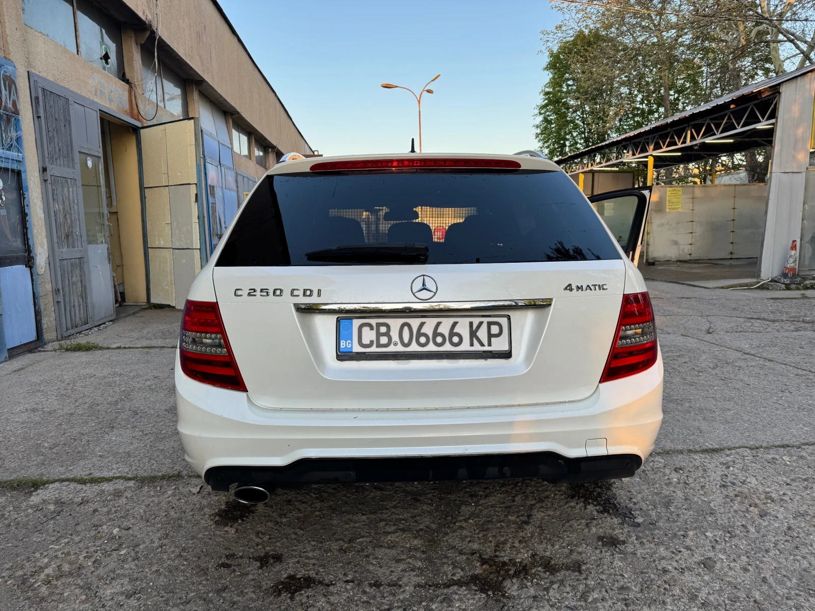 Mercedes-Benz C 250 4 MATIC/Сменени вериги/AMG пакет - изображение 6