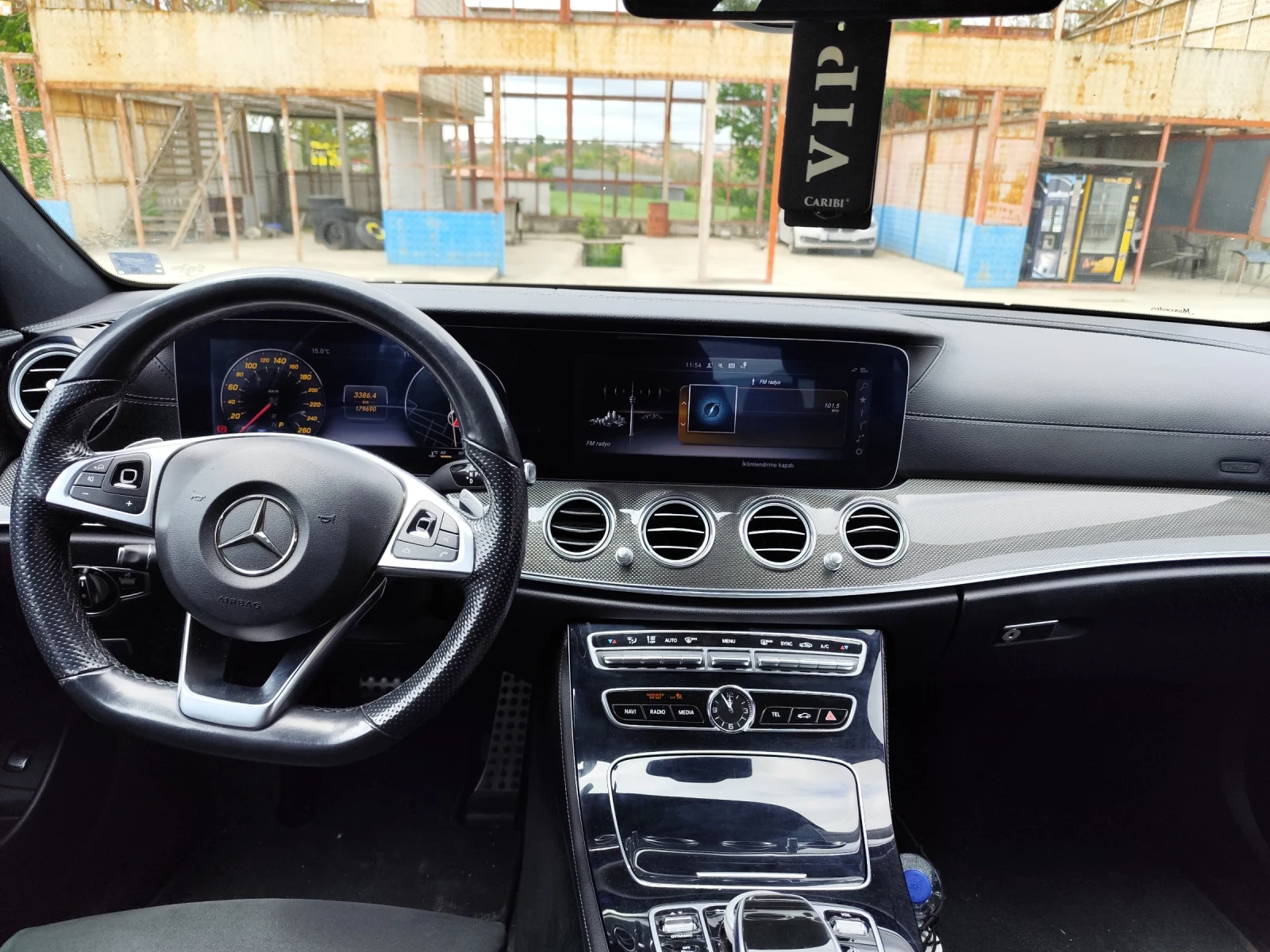 Mercedes-Benz E 220  - изображение 10