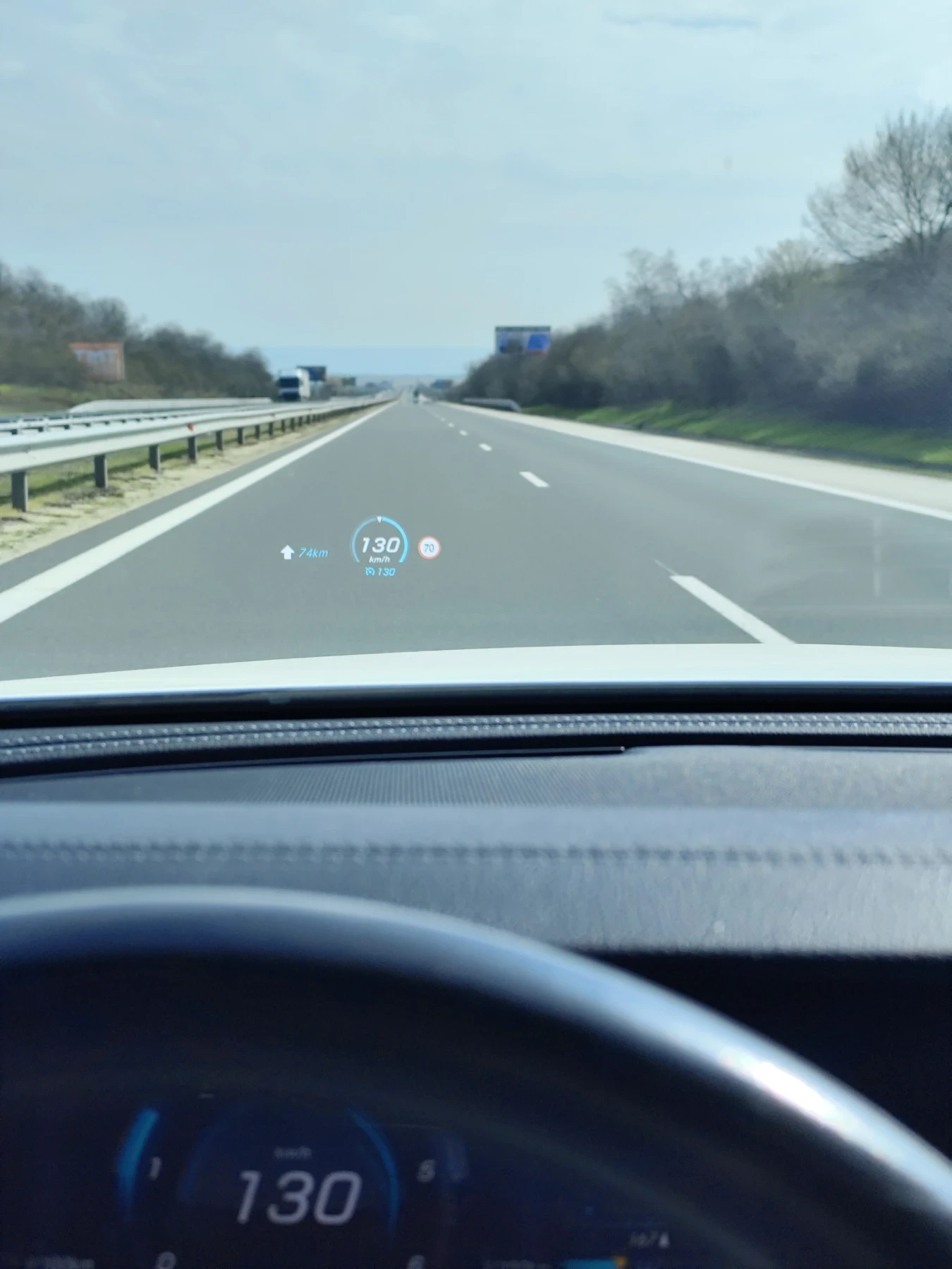 Mercedes-Benz E 220, снимка 15 - Автомобили и джипове - 53881917