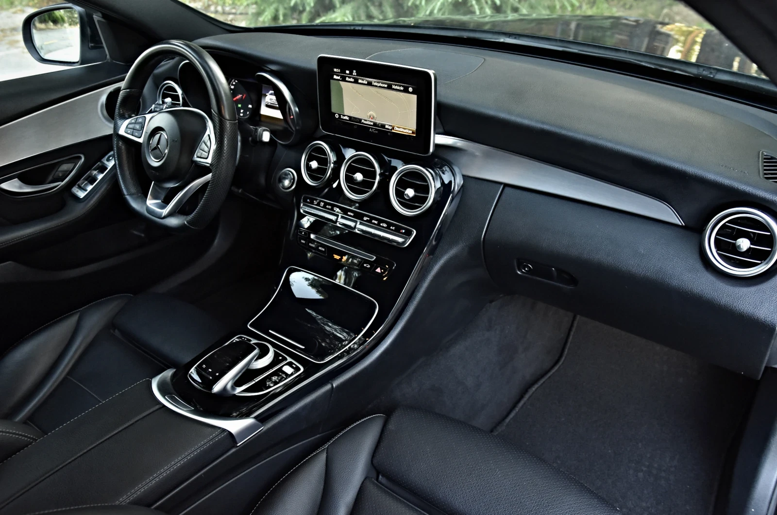 Mercedes-Benz C 250 AMG 4 MATIC РЕАЛНИ КМ - изображение 9
