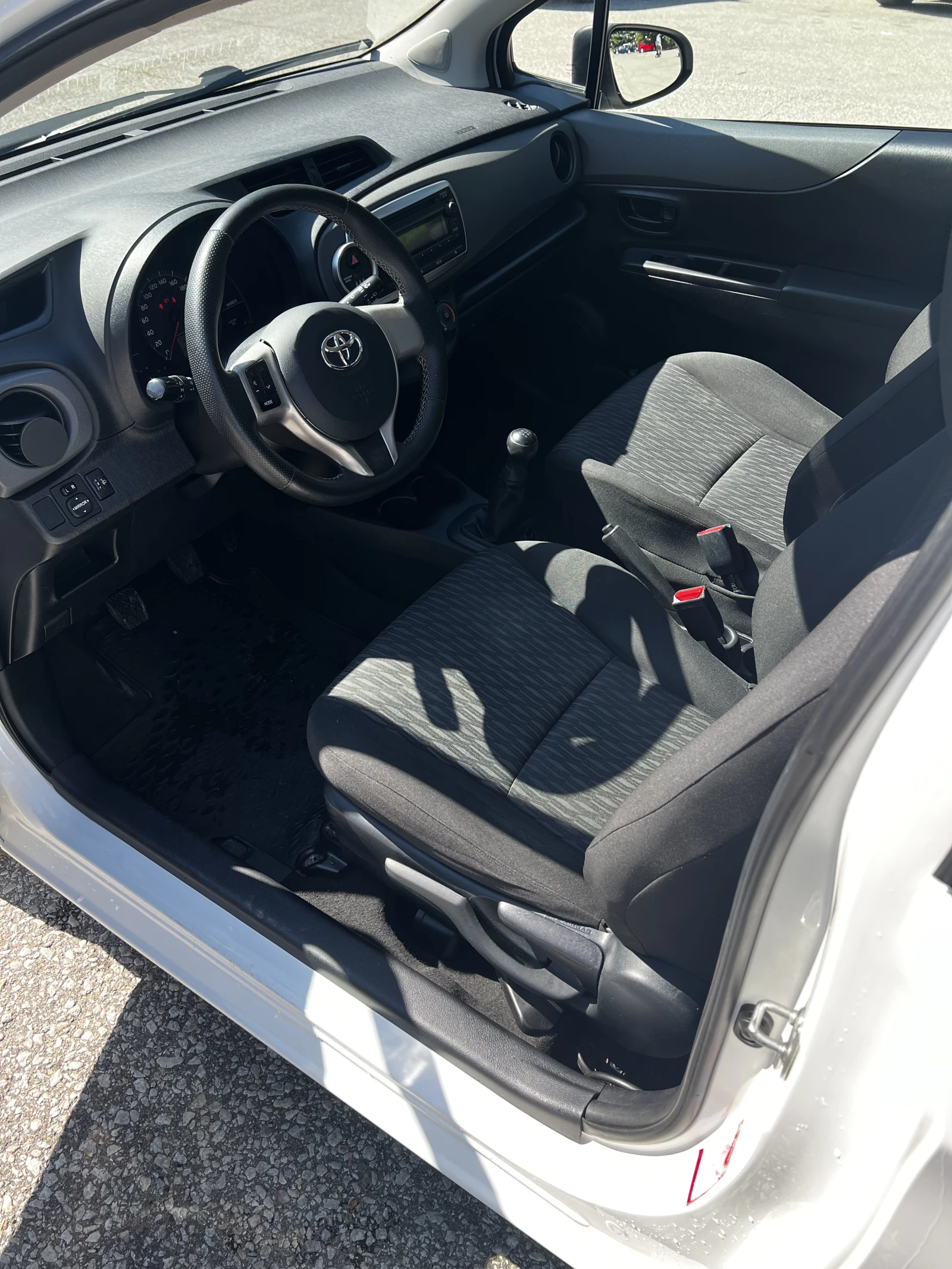 Toyota Yaris  - изображение 6