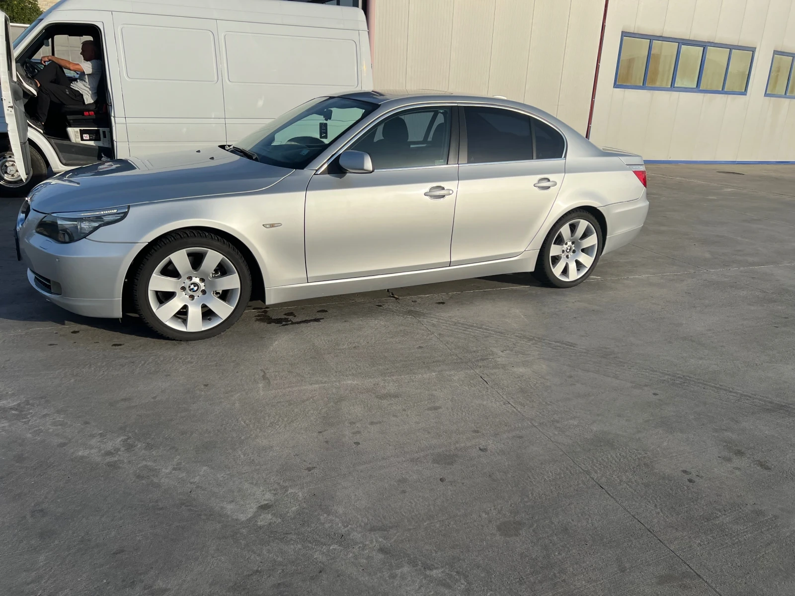 BMW 523  - изображение 2