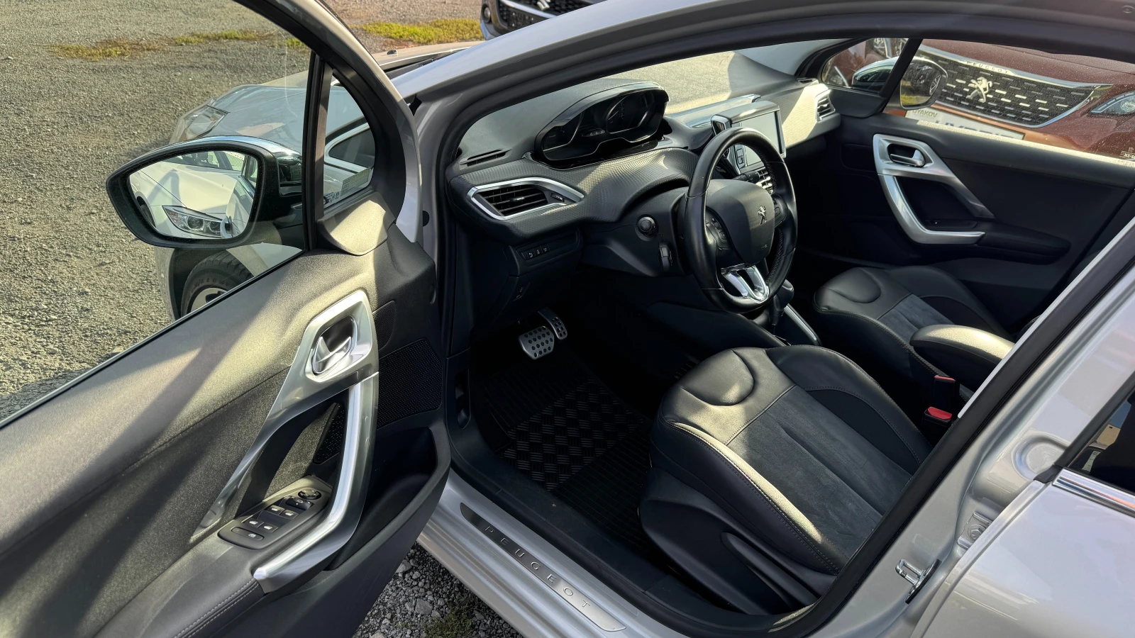 Peugeot 208 ,  ! PDC, , Navi, Tel. | Mobile.bg   9