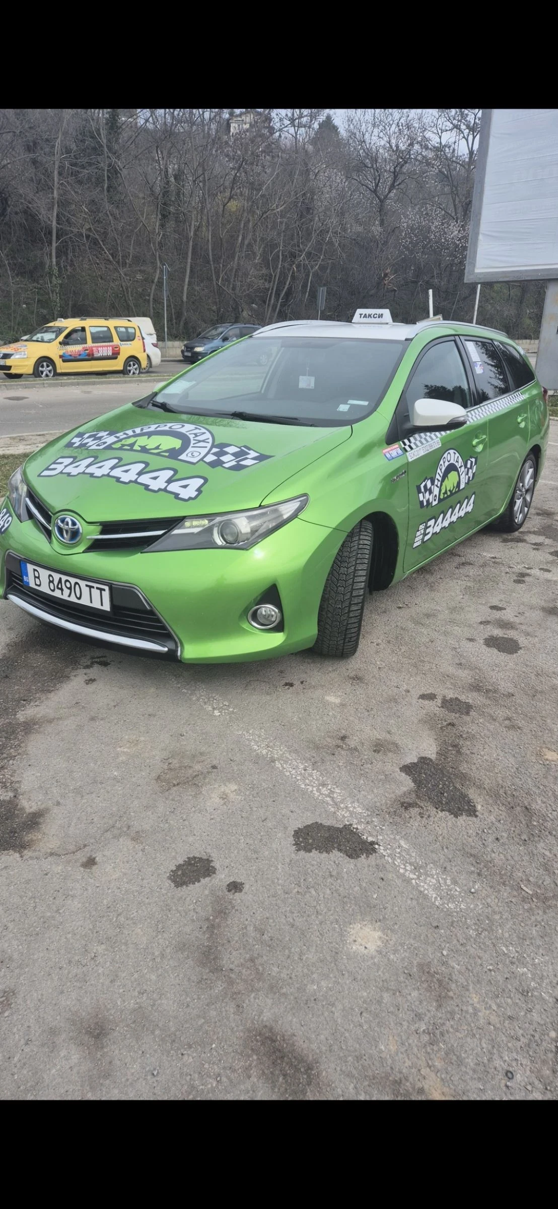 Toyota Auris 1.8 HYBRID Taxi - изображение 4