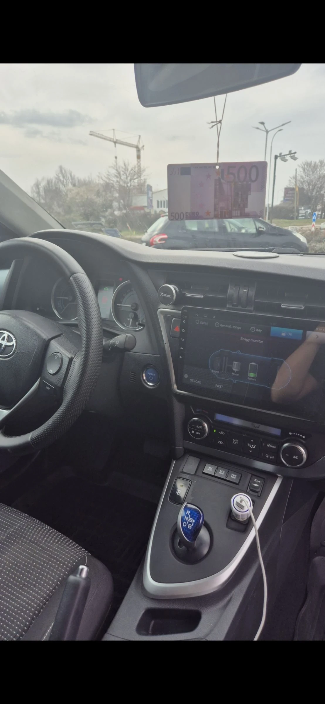 Toyota Auris 1.8 HYBRID Taxi - изображение 5