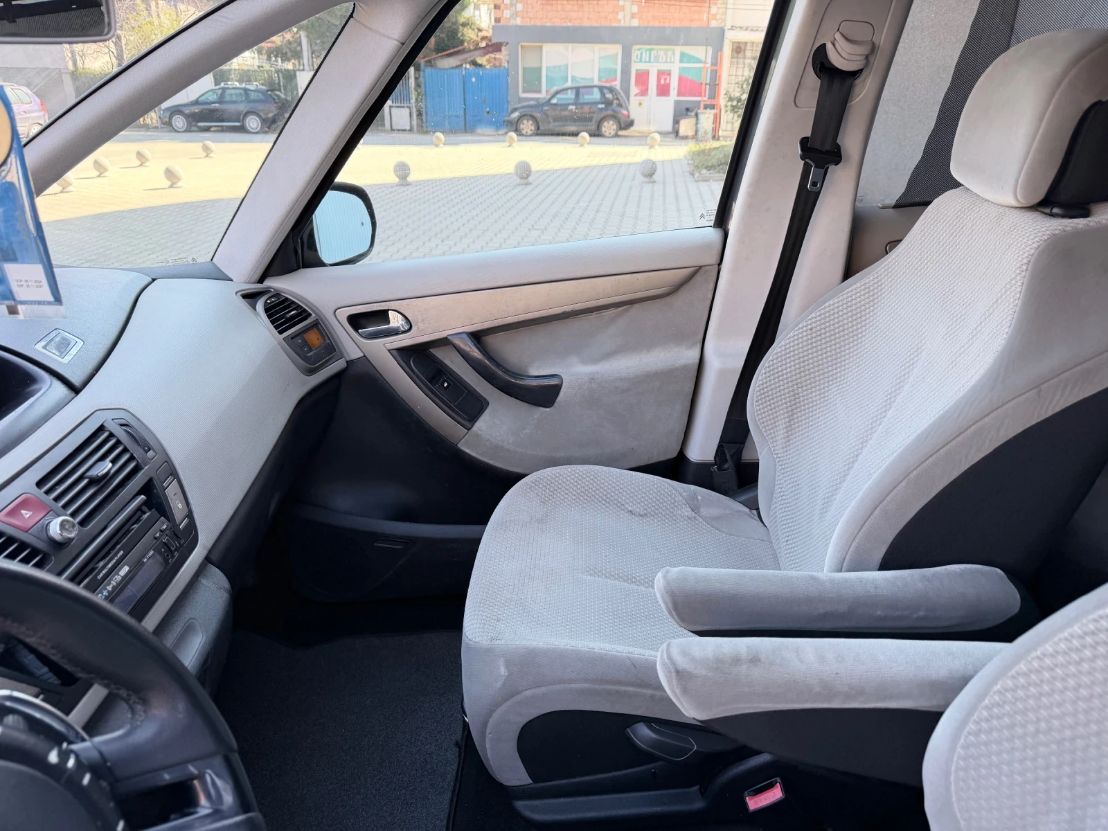 Citroen C4 Picasso 16 HDI Avtomatik - изображение 9